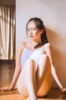 打肿臂缝坐不下高脚凳